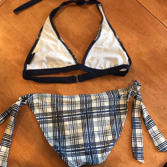 Hurley Bikini - Picture 2 of 8